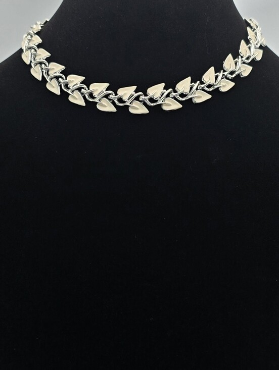 Coro Jewelry - Vintage Signed 1950's Coro Cream Enamel & Silver Tone Linked Leaf Necklace